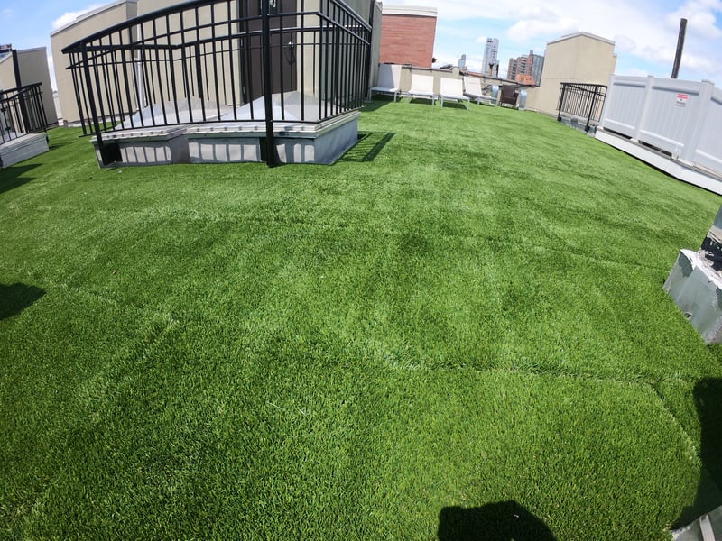 Rooftop Patio with Turf-Top Tiles preview 4